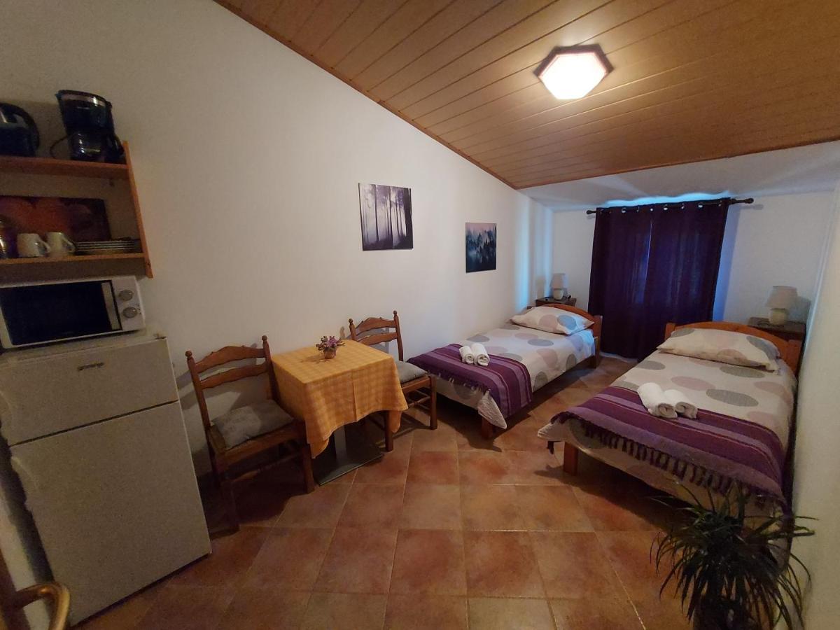 Ranch Radin Bed & Breakfast Бъртонигла Екстериор снимка