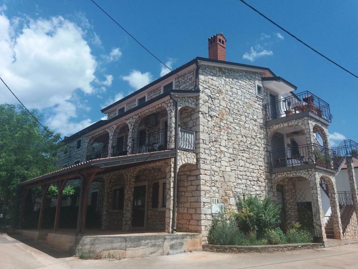 Ranch Radin Bed & Breakfast Бъртонигла Екстериор снимка